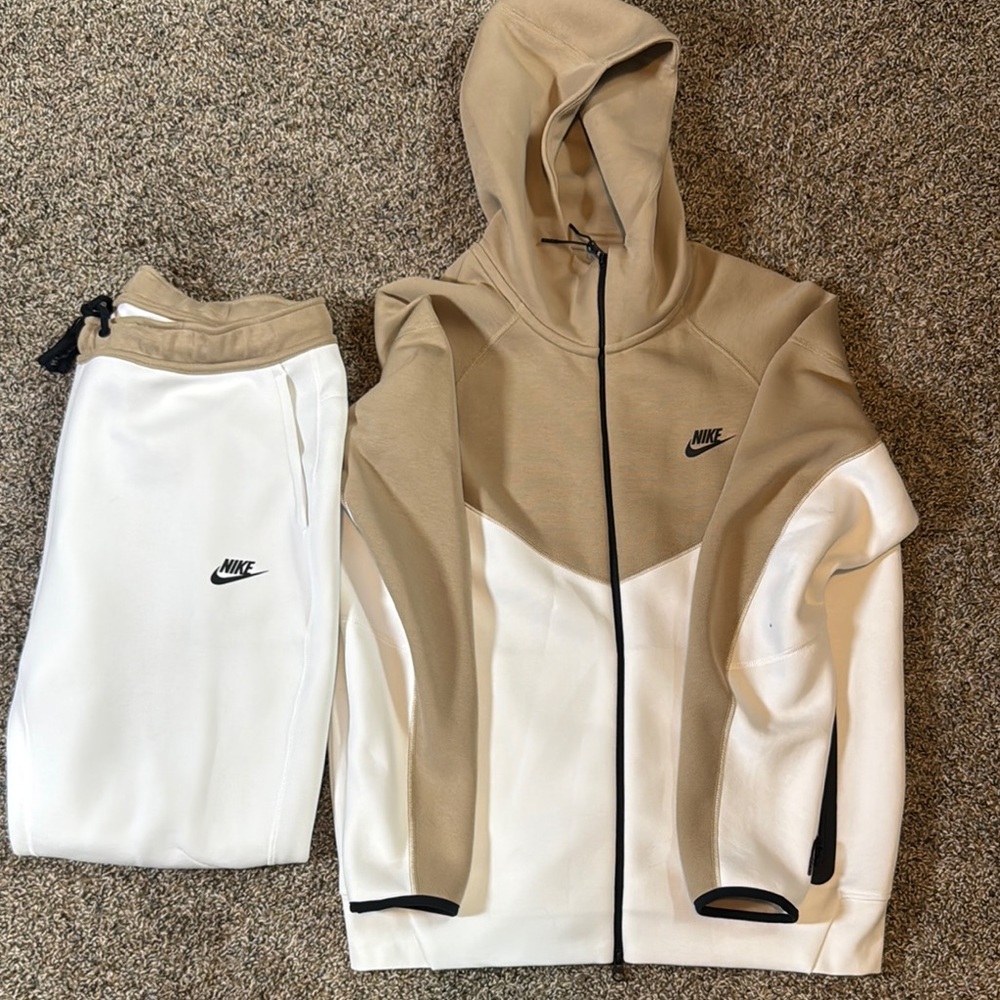 Nike Tech
